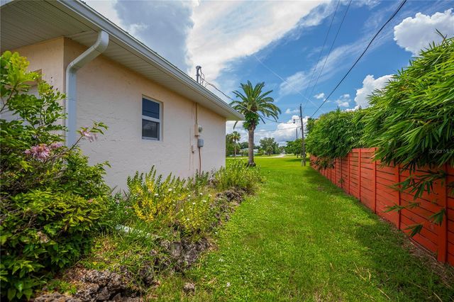 2828 MAGNOLIA WAY, Punta Gorda, FL 33950