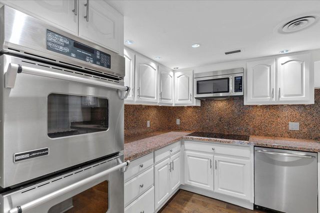1122 Colorado ST 1004, Austin, TX 78701