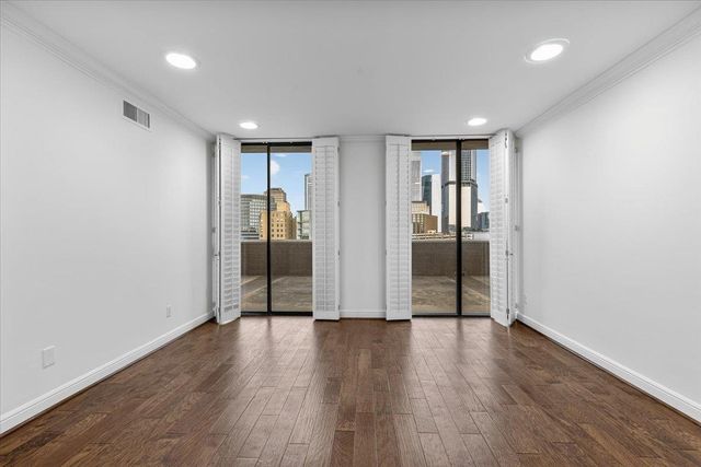 1122 Colorado ST 1004, Austin, TX 78701