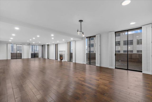 1122 Colorado ST 1004, Austin, TX 78701