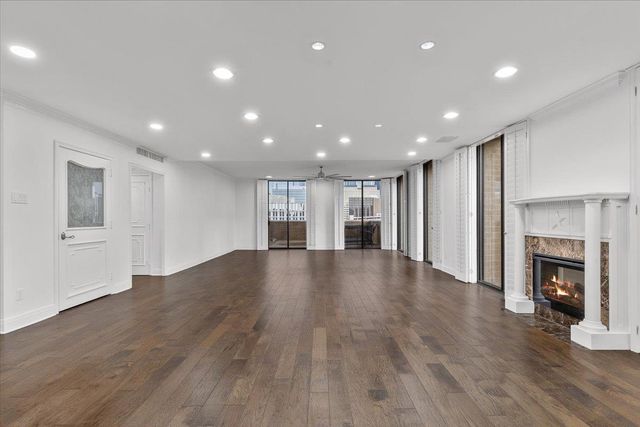 1122 Colorado ST 1004, Austin, TX 78701