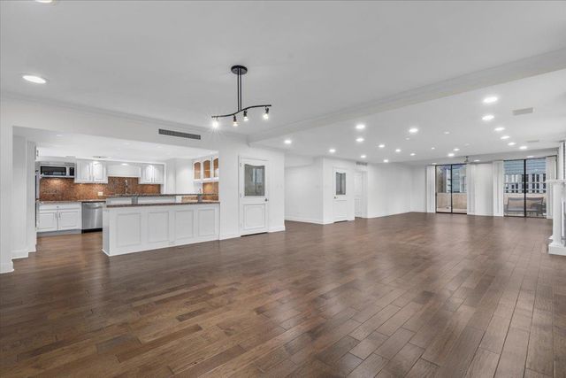 1122 Colorado ST 1004, Austin, TX 78701