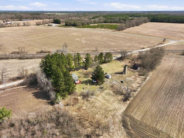 265 Fawn Court, Oxford, WI 53952