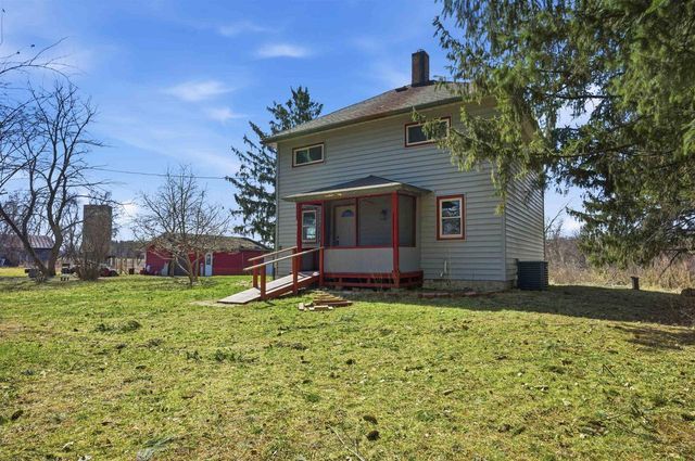 265 Fawn Court, Oxford, WI 53952