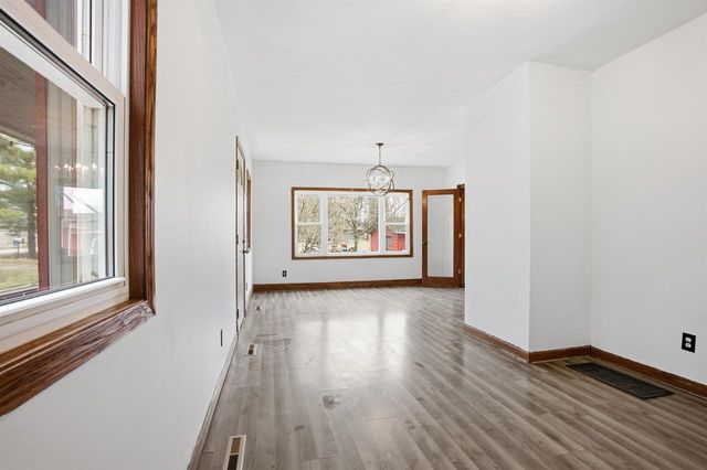 265 Fawn Court, Oxford, WI 53952
