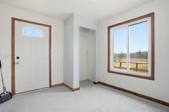 265 Fawn Court, Oxford, WI 53952