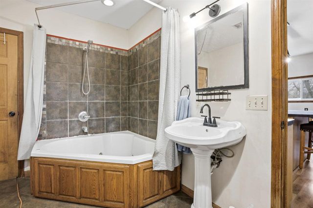 265 Fawn Court, Oxford, WI 53952