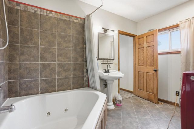 265 Fawn Court, Oxford, WI 53952