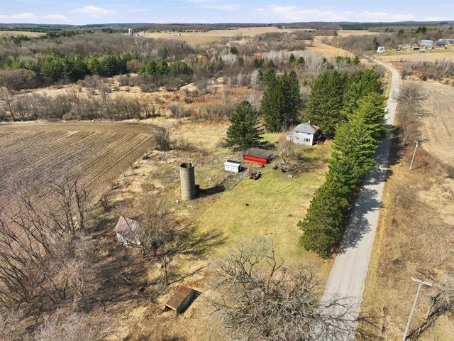 265 Fawn Court, Oxford, WI 53952