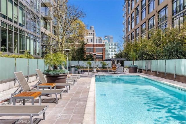 1100 S Hope Street 810, Los Angeles, CA 90015