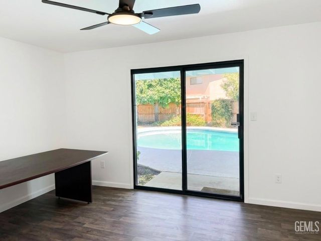 1501 Westbourne Way, Bakersfield, CA 93309