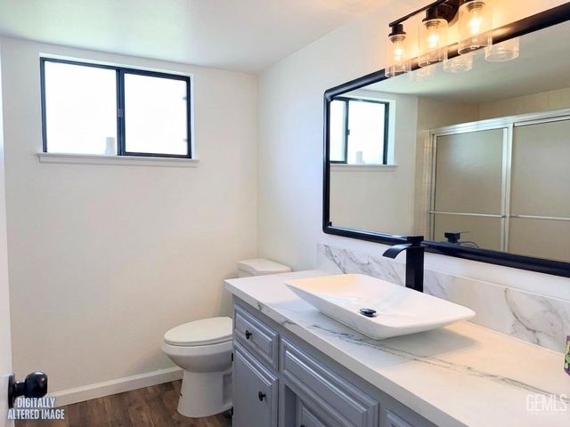 1501 Westbourne Way, Bakersfield, CA 93309