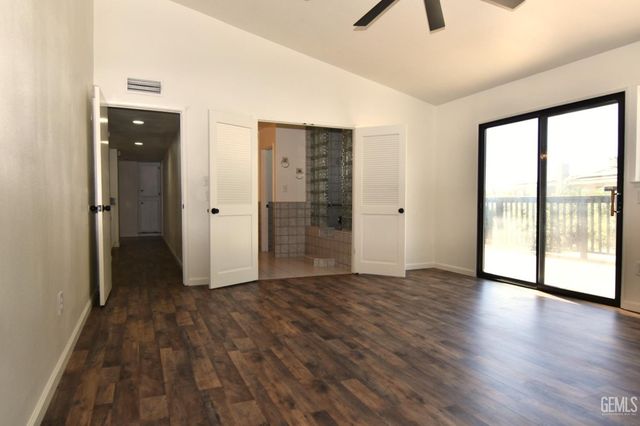 1501 Westbourne Way, Bakersfield, CA 93309