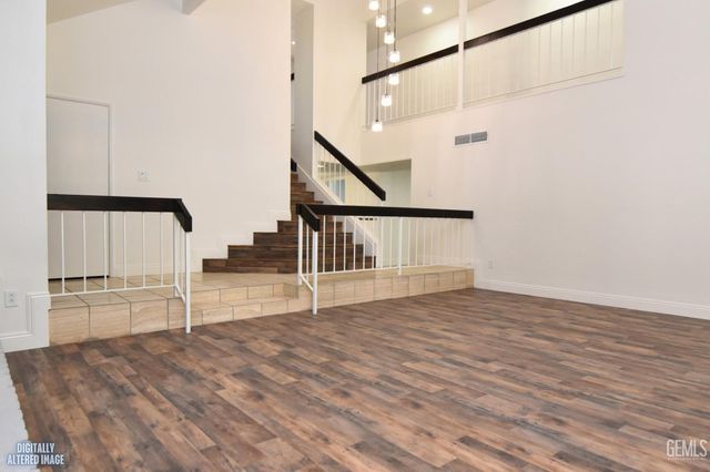 1501 Westbourne Way, Bakersfield, CA 93309
