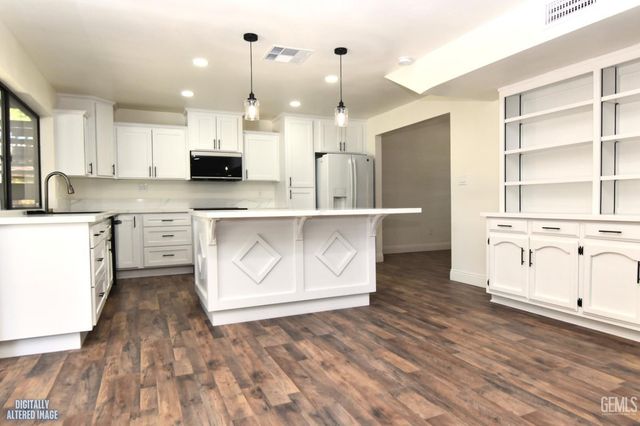 1501 Westbourne Way, Bakersfield, CA 93309
