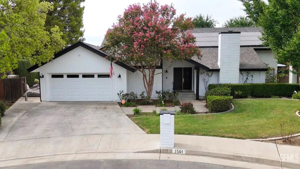 1501 Westbourne Way, Bakersfield, CA 93309