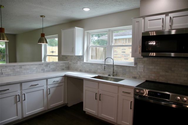 306 Maple Leaf Street, League City, TX 77573