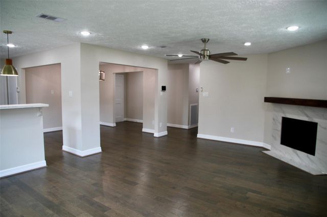 306 Maple Leaf Street, League City, TX 77573