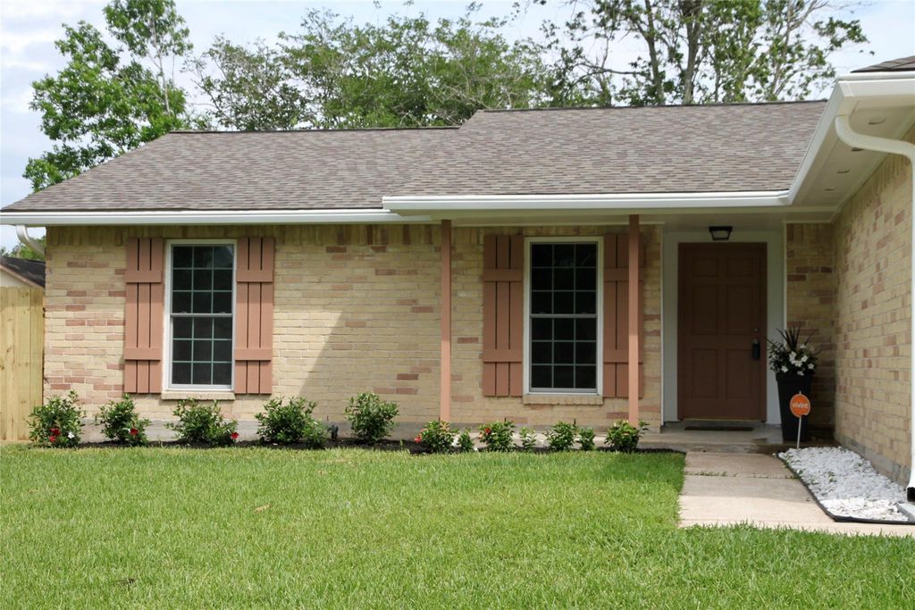 306 Maple Leaf Street, League City, TX 77573