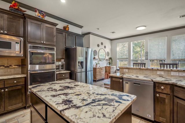 9048 Grand Lake Estates Drive, Montgomery, TX 77316