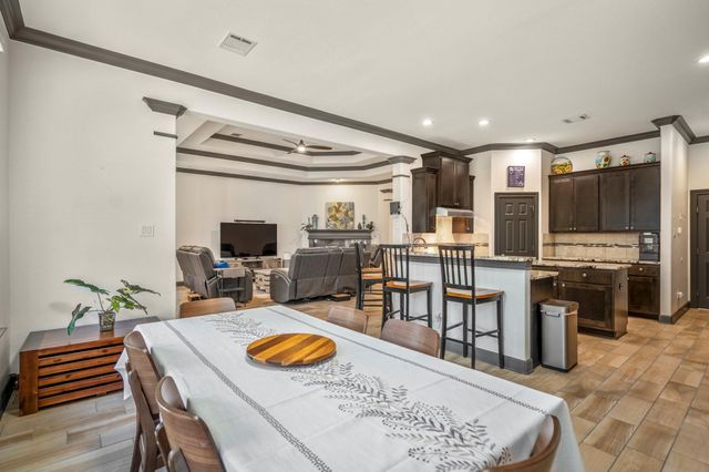 9048 Grand Lake Estates Drive, Montgomery, TX 77316