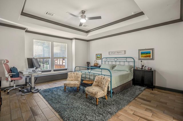 9048 Grand Lake Estates Drive, Montgomery, TX 77316