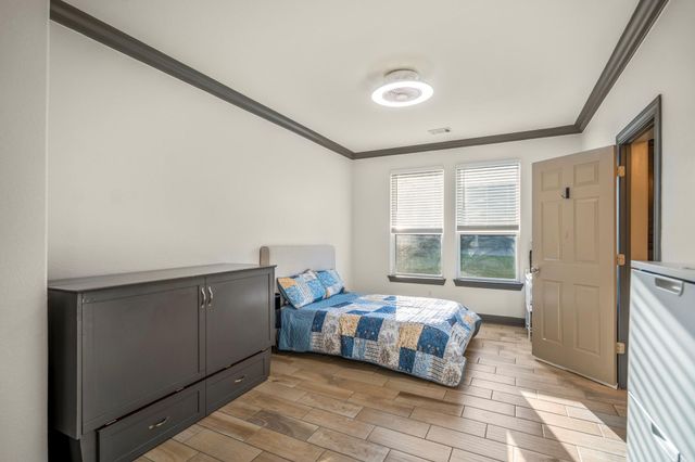 9048 Grand Lake Estates Drive, Montgomery, TX 77316