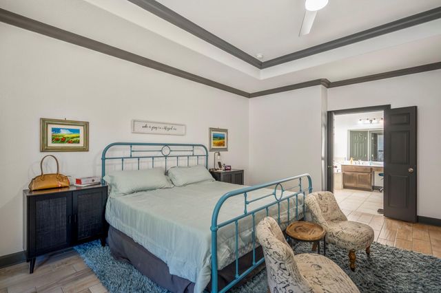 9048 Grand Lake Estates Drive, Montgomery, TX 77316