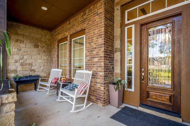 9048 Grand Lake Estates Drive, Montgomery, TX 77316