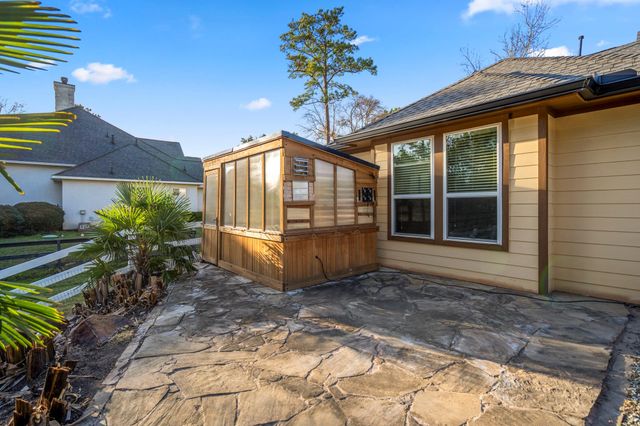 9048 Grand Lake Estates Drive, Montgomery, TX 77316