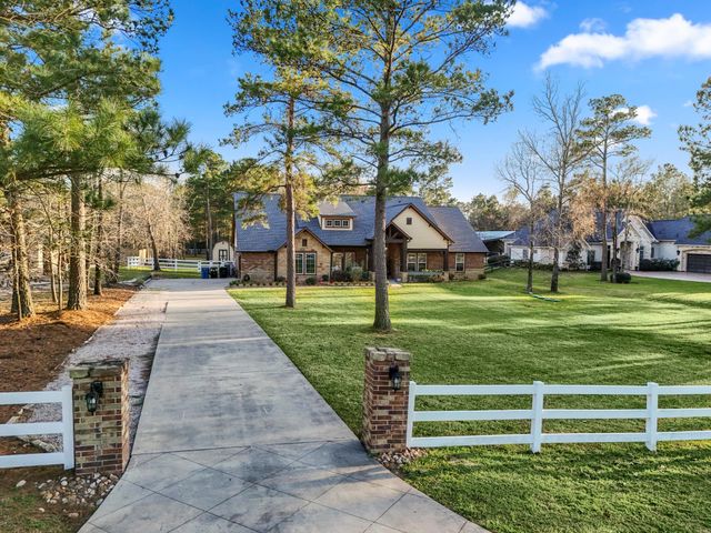 9048 Grand Lake Estates Drive, Montgomery, TX 77316