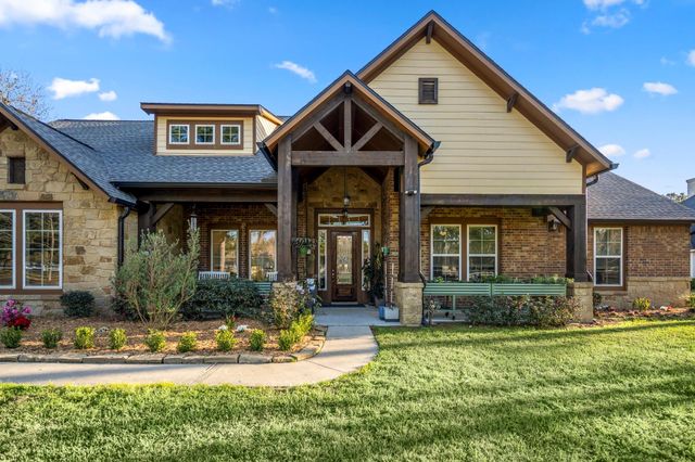 9048 Grand Lake Estates Drive, Montgomery, TX 77316