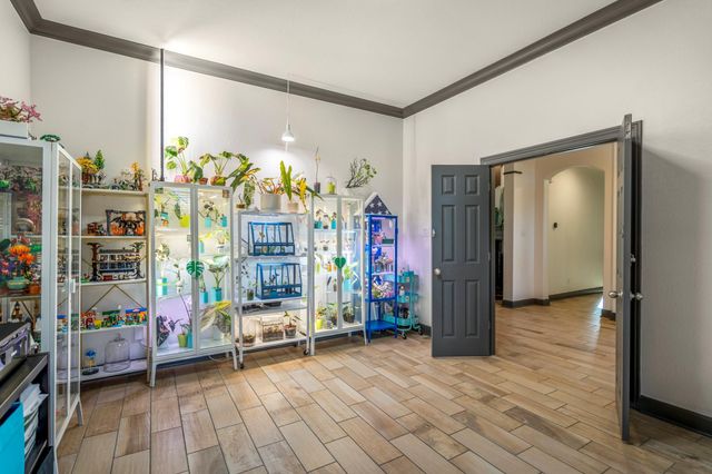 9048 Grand Lake Estates Drive, Montgomery, TX 77316