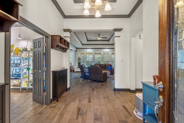 9048 Grand Lake Estates Drive, Montgomery, TX 77316