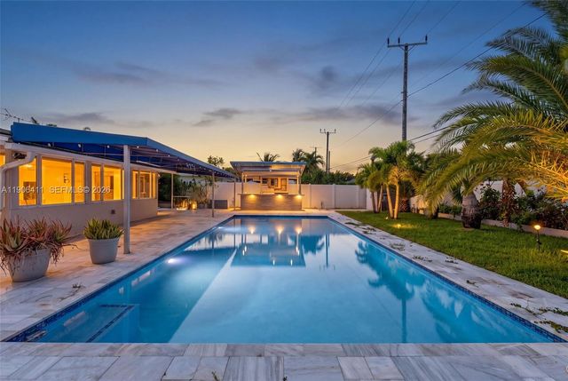 717 SE 2nd St, Deerfield Beach, FL 33441