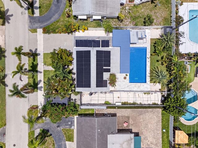 717 SE 2nd St, Deerfield Beach, FL 33441