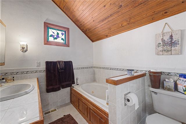 13364 Ventris Road, Garfield, AR 72732