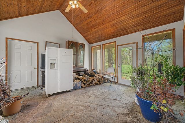 13364 Ventris Road, Garfield, AR 72732