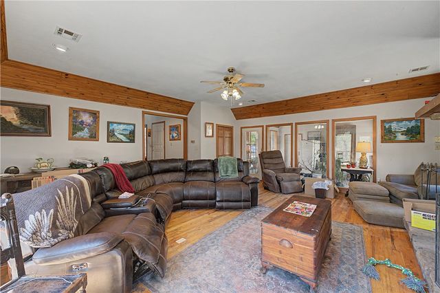 13364 Ventris Road, Garfield, AR 72732