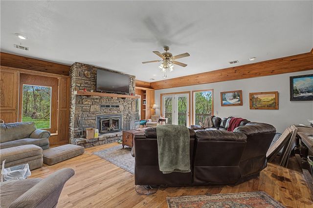 13364 Ventris Road, Garfield, AR 72732