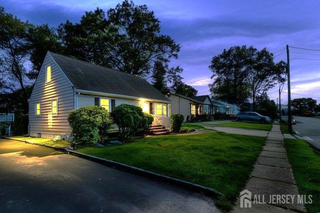 58 Rose Street, Edison, NJ 08817