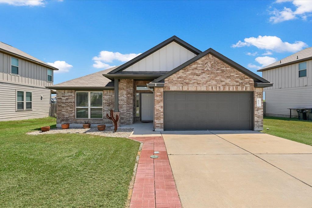 6017 Heron DR, Buda, TX 78610