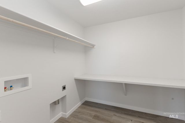 1077 Woods Bog Ave, Middleton, ID 83644