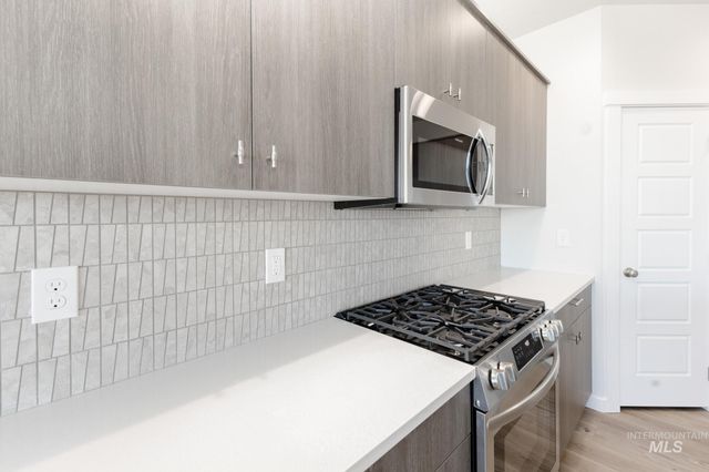 1077 Woods Bog Ave, Middleton, ID 83644