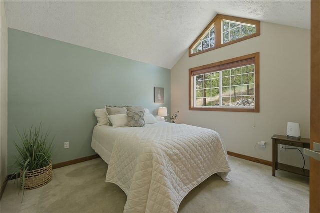 5202 N Riblet View Ln, Spokane, WA 99212