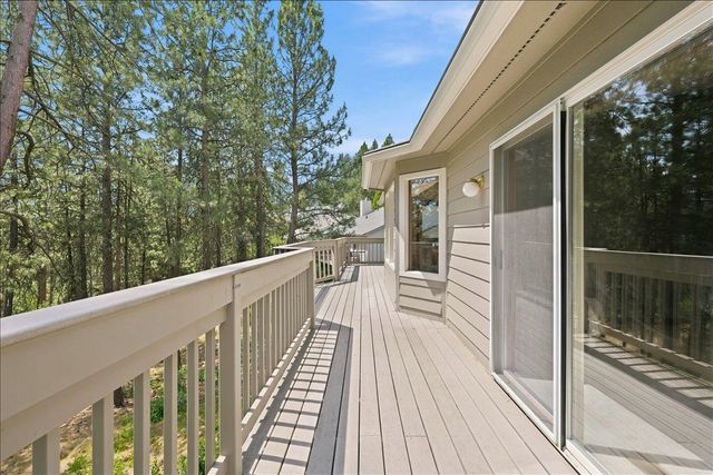 5202 N Riblet View Ln, Spokane, WA 99212