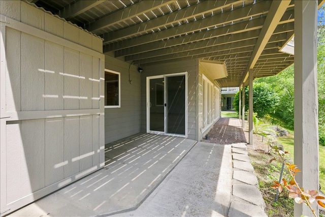 5202 N Riblet View Ln, Spokane, WA 99212