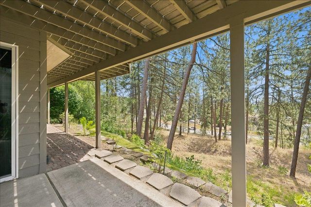 5202 N Riblet View Ln, Spokane, WA 99212