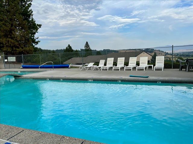 5202 N Riblet View Ln, Spokane, WA 99212