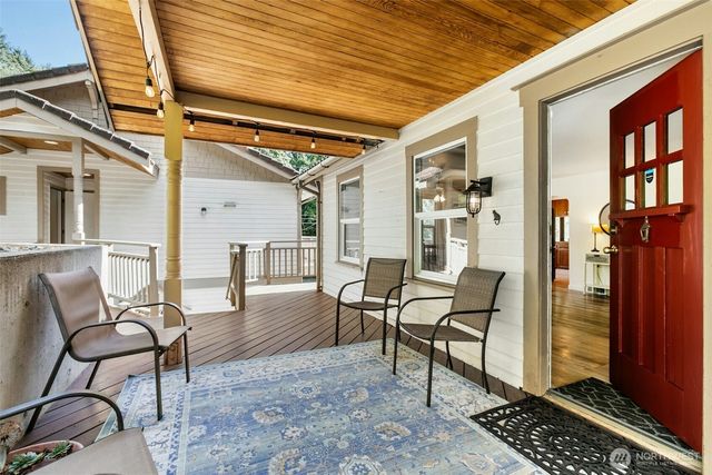 18901 61 Avenue NE, Kenmore, WA 98028